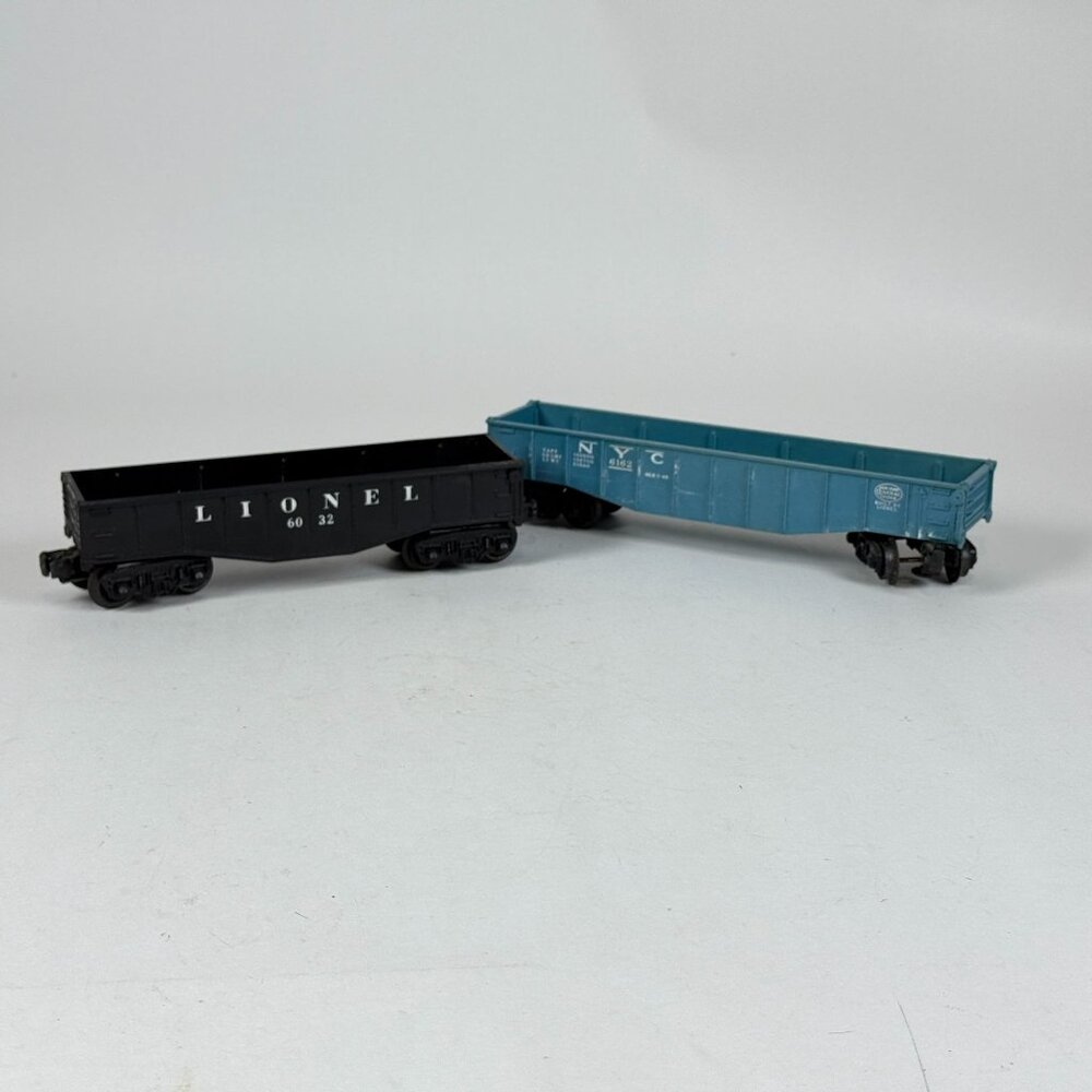 Vintage Lionel Hopper Cars Black & Blue NYC 6162 & Lionel 6032 Model Train Cars